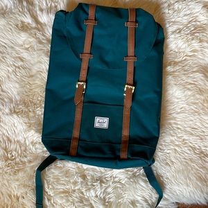 NWOT Herschel Retreat Backpack & Organizer